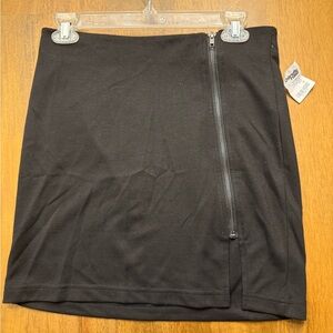 Black Zippered Women's Skirt